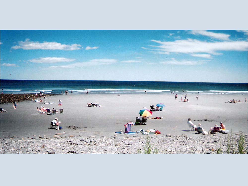  Long Sands Beach in front of Sea Spray Cottages