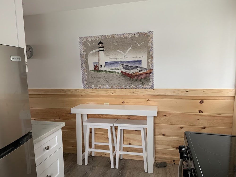 Kitchen breakfast bar